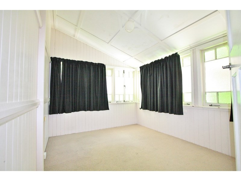 23 Headfort Street, Greenslopes QLD 4120