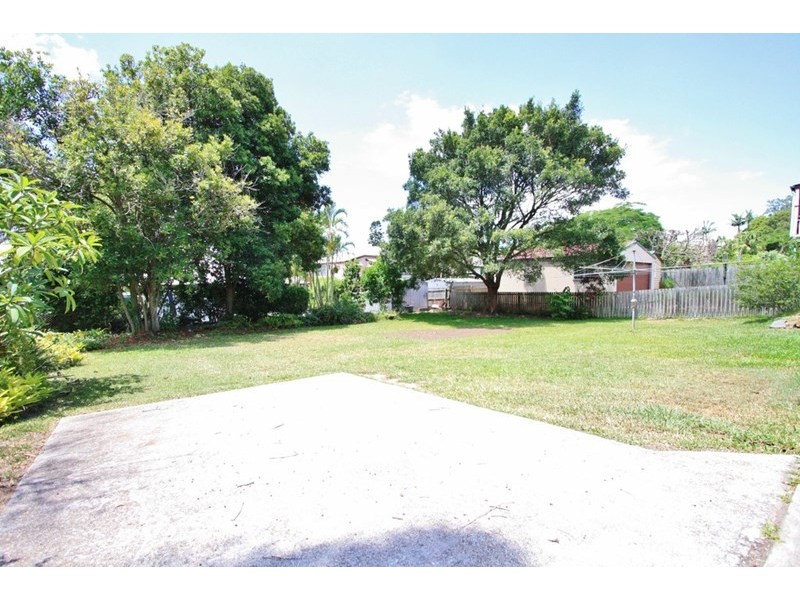 23 Headfort Street, Greenslopes QLD 4120