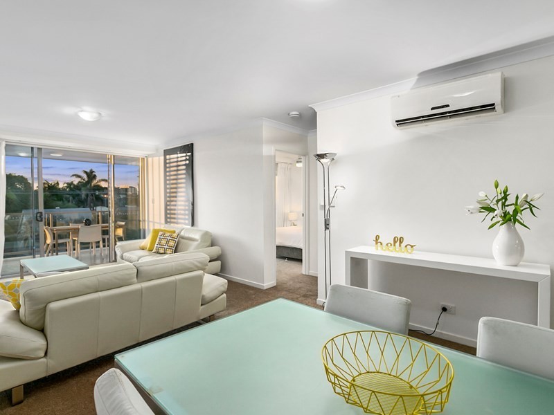 10/28 Carl Street, Woolloongabba QLD 4102