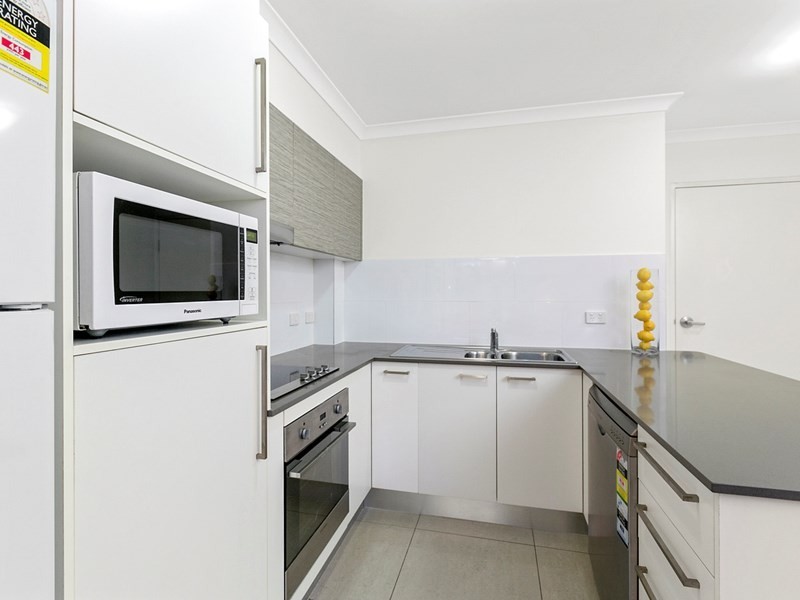 10/28 Carl Street, Woolloongabba QLD 4102