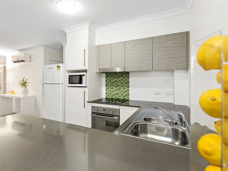 10/28 Carl Street, Woolloongabba QLD 4102