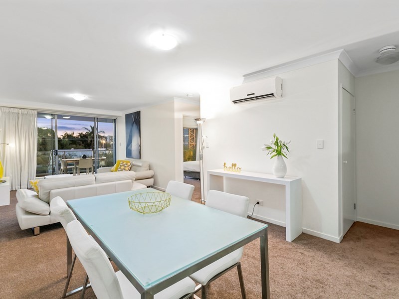 10/28 Carl Street, Woolloongabba QLD 4102