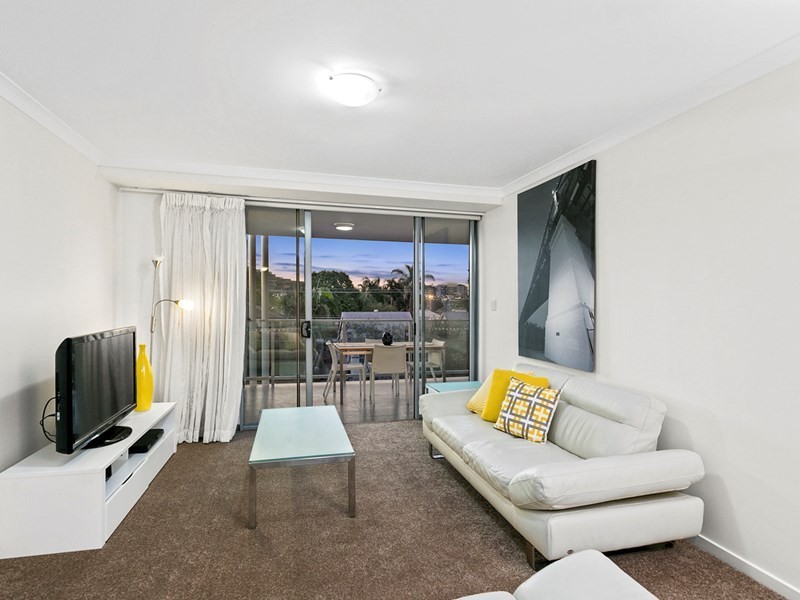 10/28 Carl Street, Woolloongabba QLD 4102
