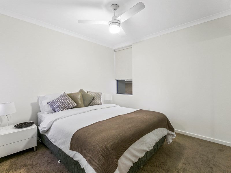 10/28 Carl Street, Woolloongabba QLD 4102