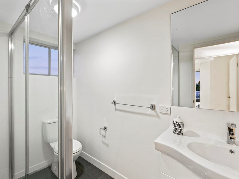 10/28 Carl Street, Woolloongabba QLD 4102