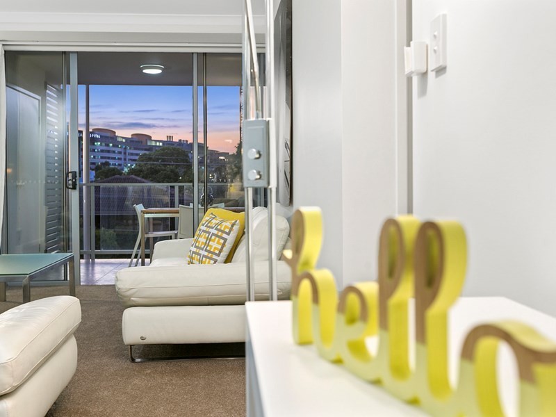 10/28 Carl Street, Woolloongabba QLD 4102
