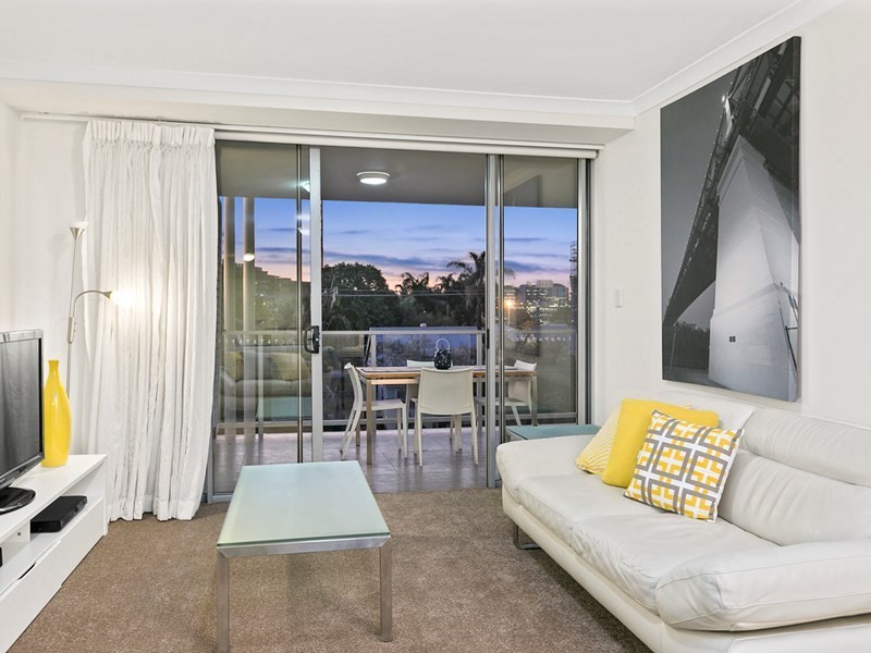 10/28 Carl Street, Woolloongabba QLD 4102