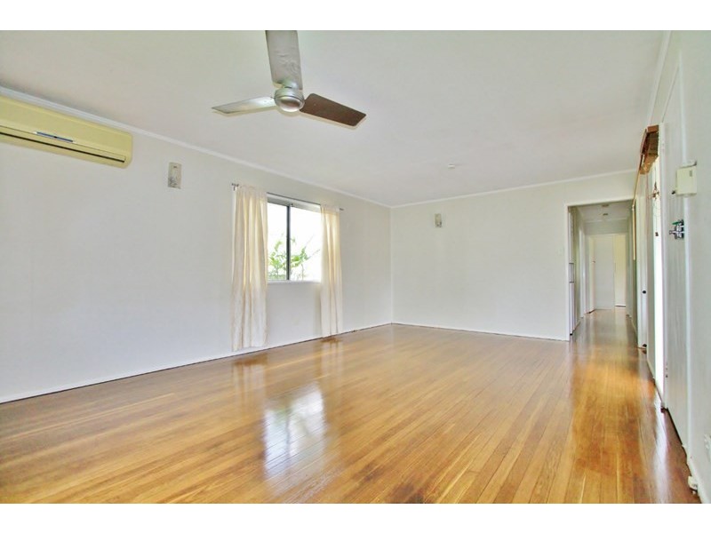 30 Dobbs Street, Holland Park West QLD 4121