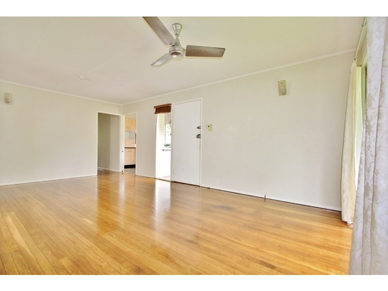 30 Dobbs Street, Holland Park West QLD 4121