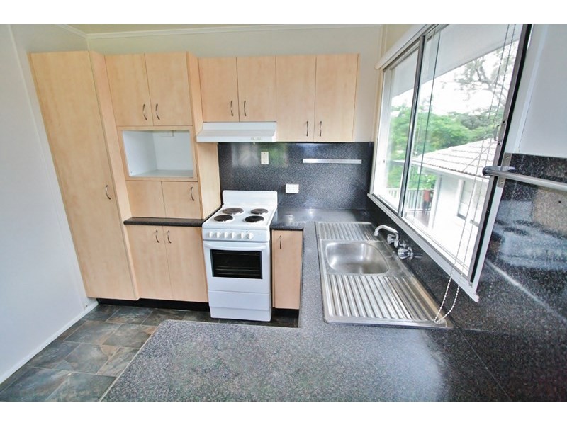 30 Dobbs Street, Holland Park West QLD 4121