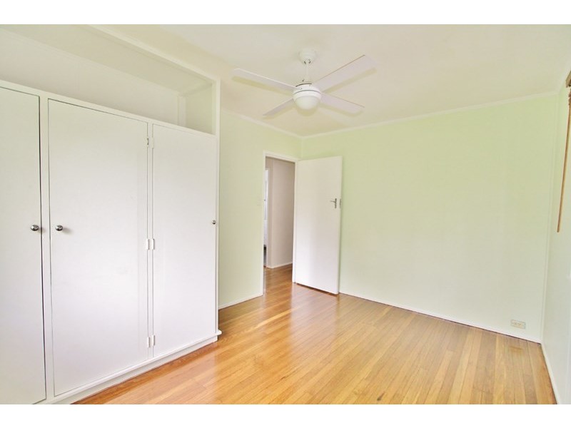 30 Dobbs Street, Holland Park West QLD 4121