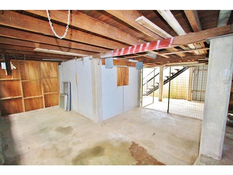 30 Dobbs Street, Holland Park West QLD 4121