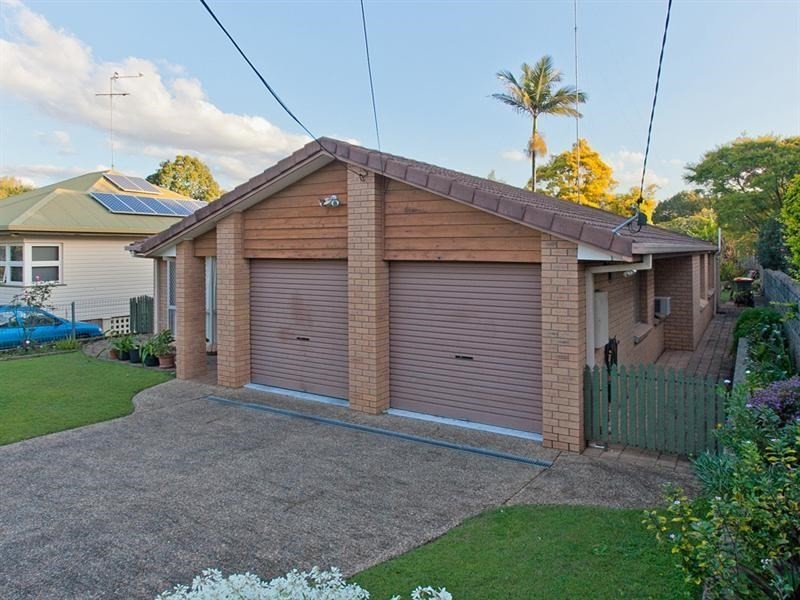 29 Justin Street, Holland Park West QLD 4121