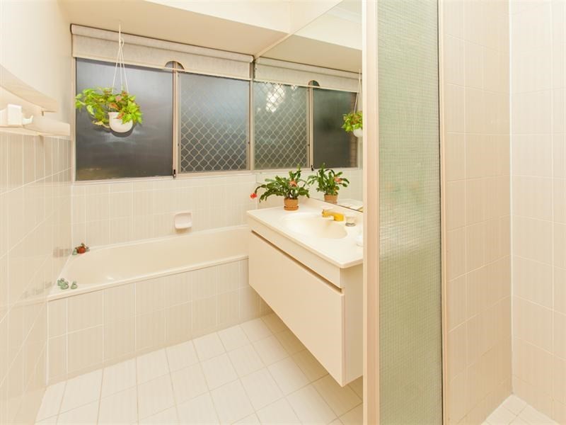 29 Justin Street, Holland Park West QLD 4121