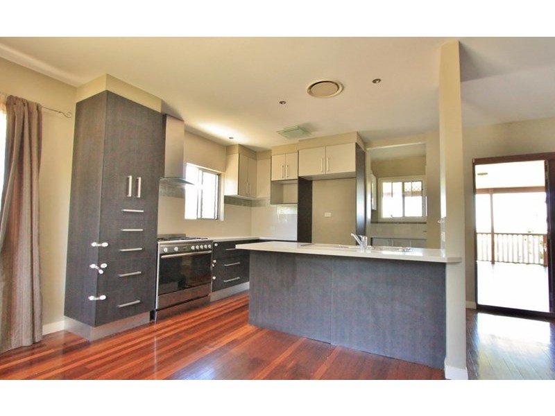 109 The Promenade, Camp Hill QLD 4152