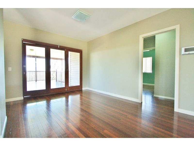 109 The Promenade, Camp Hill QLD 4152