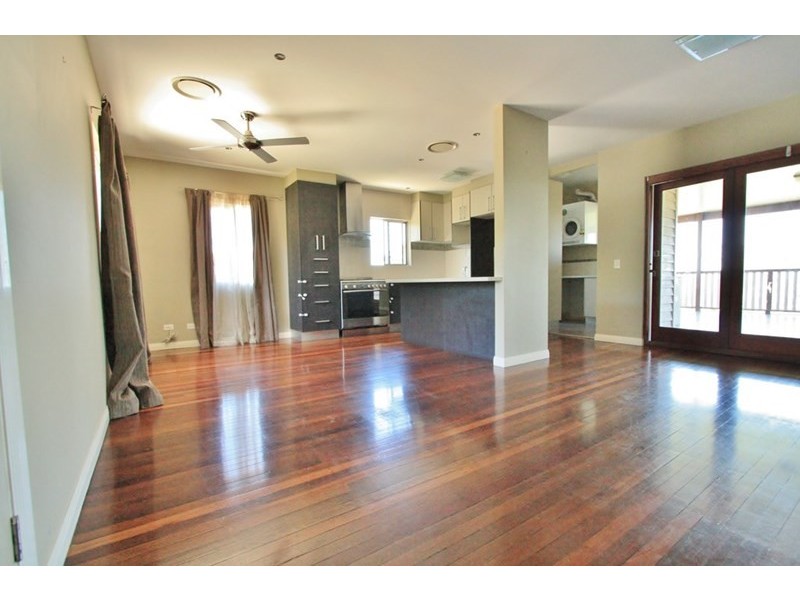 109 The Promenade, Camp Hill QLD 4152