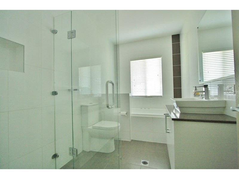 109 The Promenade, Camp Hill QLD 4152