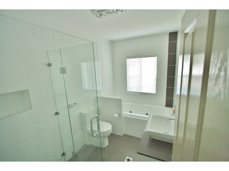 109 The Promenade, Camp Hill QLD 4152