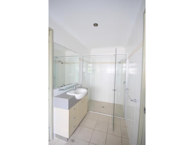 3 Coonara Street, Holland Park QLD 4121