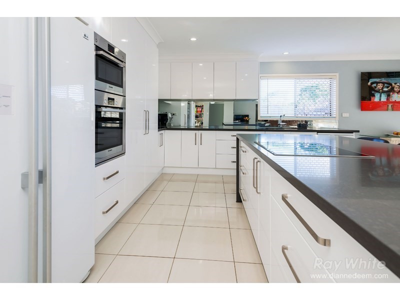 70 Nardie Street, Eight Mile Plains QLD 4113