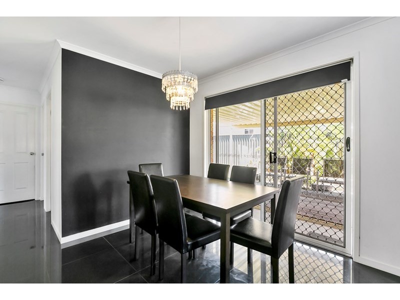 2/9 Mooney Close, Goodna QLD 4300