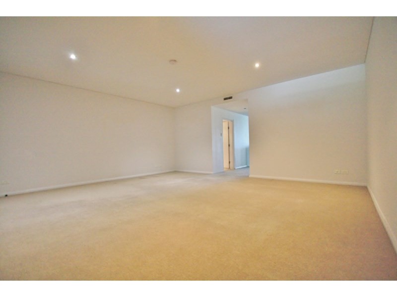 Unit 109/22 Ben Lexcen Drive, Robina QLD 4226