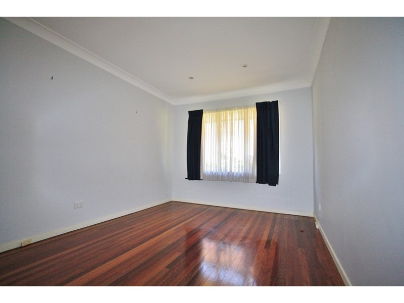 18 Kneale Street, Holland Park West QLD 4121