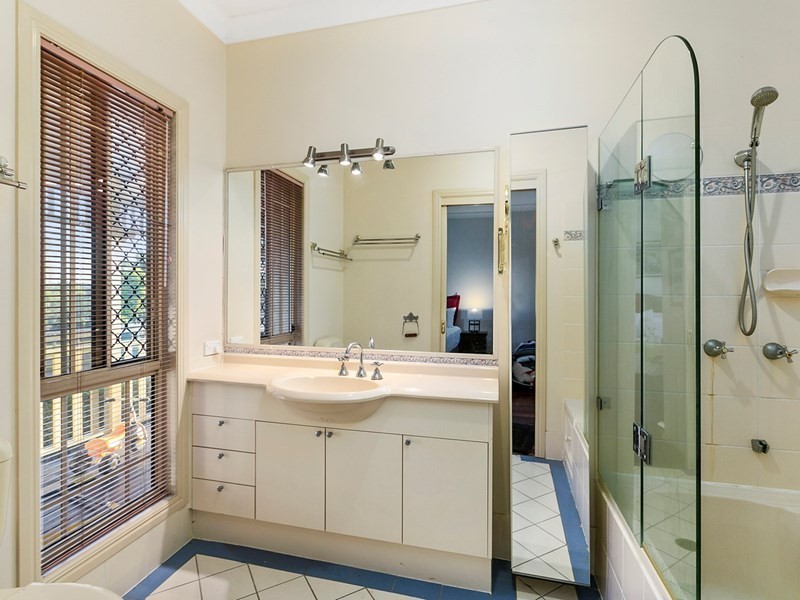 27 Carnarvon Way, Murarrie QLD 4172