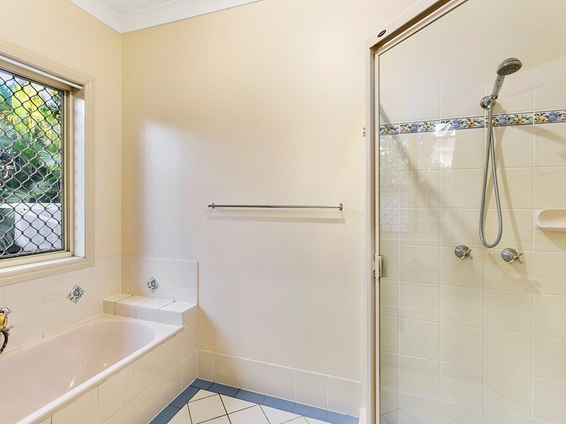 27 Carnarvon Way, Murarrie QLD 4172