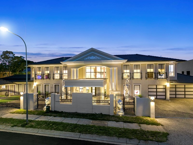 9 Parnassus Street, Robertson QLD 4109