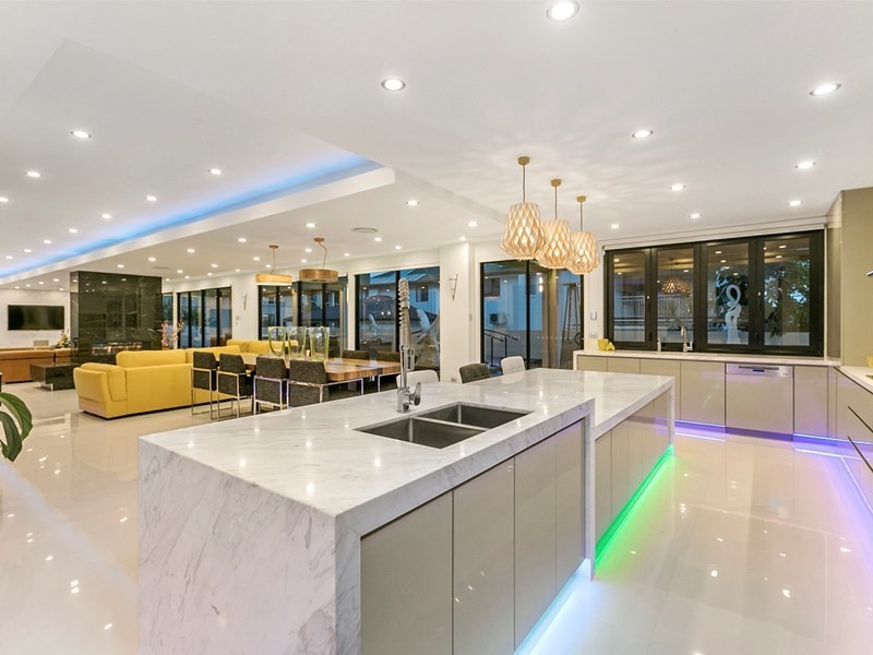 9 Parnassus Street, Robertson QLD 4109