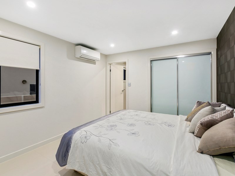 9 Parnassus Street, Robertson QLD 4109