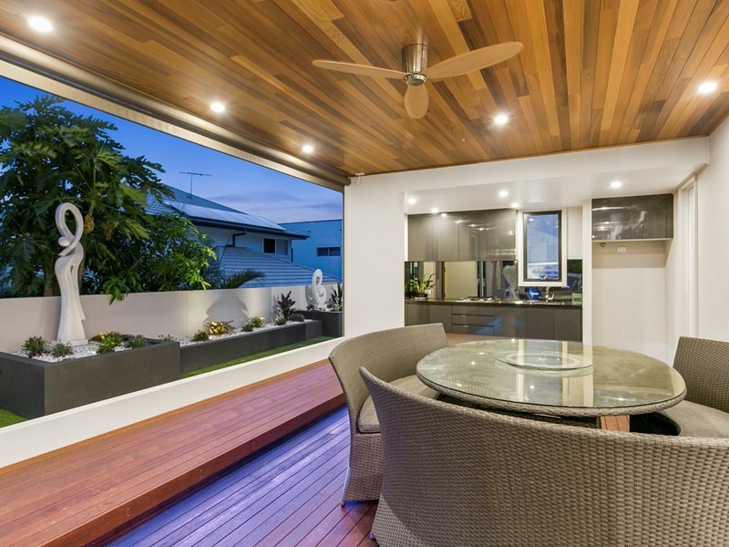 9 Parnassus Street, Robertson QLD 4109