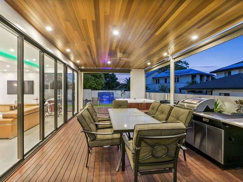 9 Parnassus Street, Robertson QLD 4109