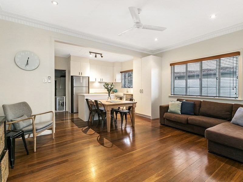 64 Hawkwood Street, Mount Gravatt East QLD 4122