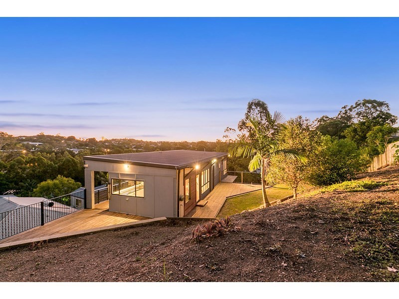 59 Roseglen Street, Greenslopes QLD 4120