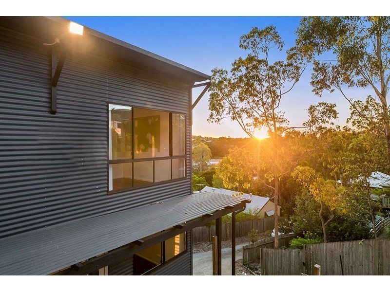 59 Roseglen Street, Greenslopes QLD 4120