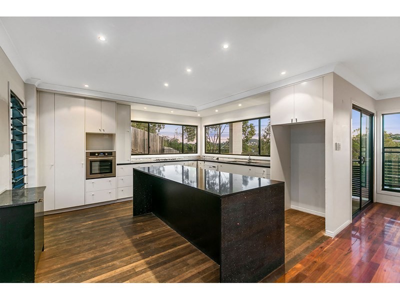 59 Roseglen Street, Greenslopes QLD 4120