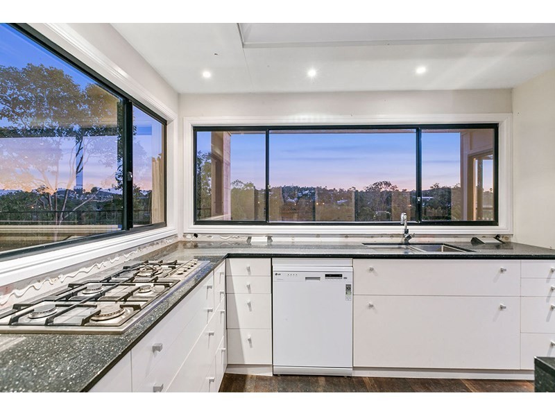 59 Roseglen Street, Greenslopes QLD 4120