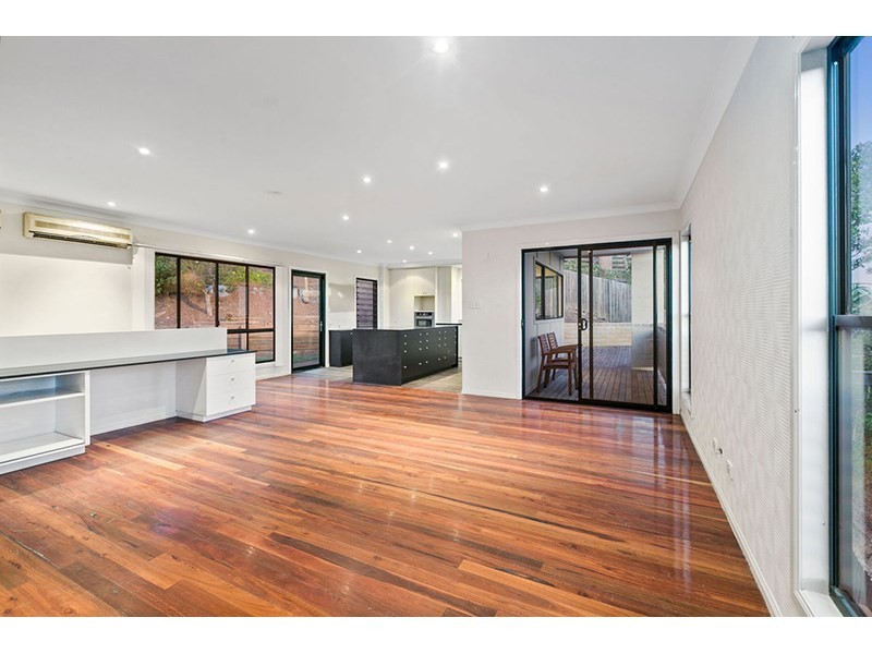 59 Roseglen Street, Greenslopes QLD 4120