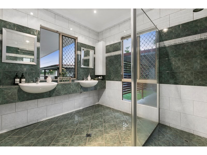 33 Ure Street, Hendra QLD 4011