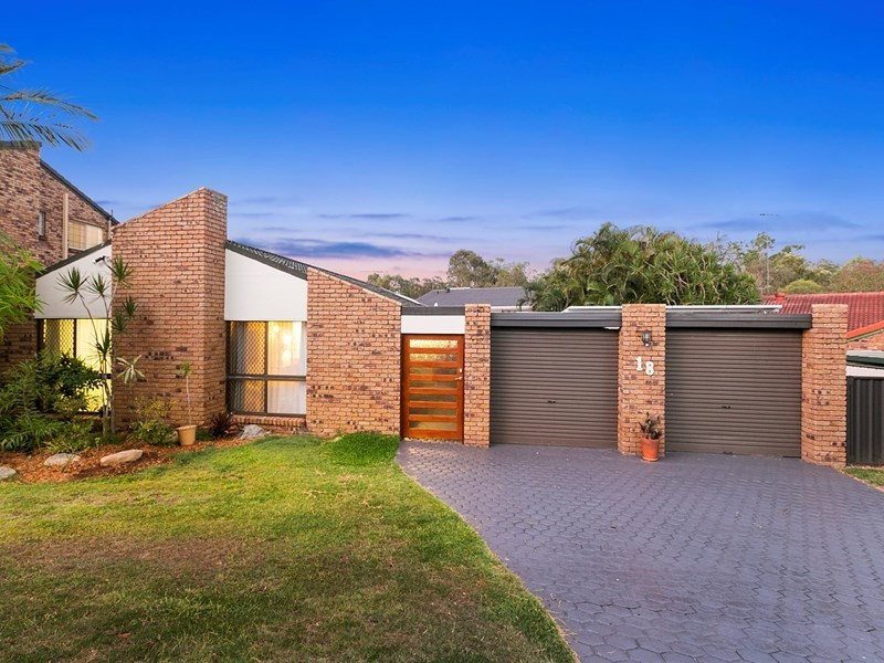 18 Laglan Street, Carindale QLD 4152