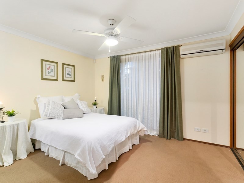 18 Laglan Street, Carindale QLD 4152