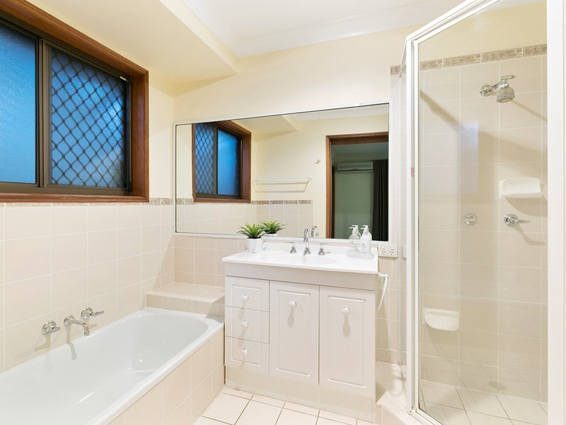 18 Laglan Street, Carindale QLD 4152