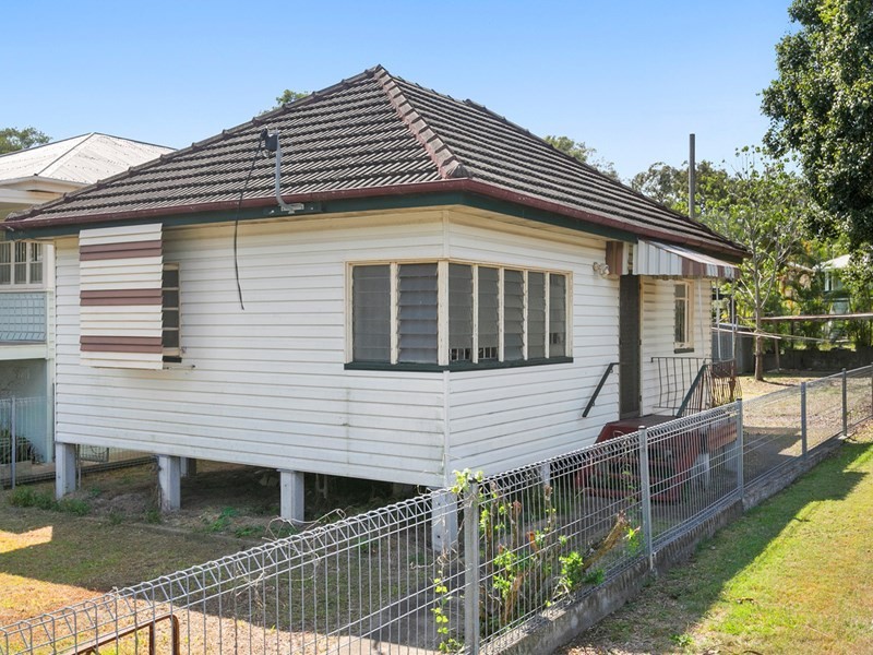 74 Harold Street, Holland Park QLD 4121