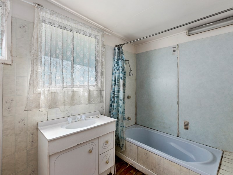 74 Harold Street, Holland Park QLD 4121