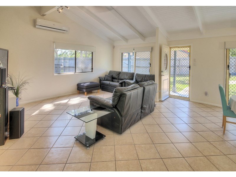 6 Campus Street, Loganlea QLD 4131