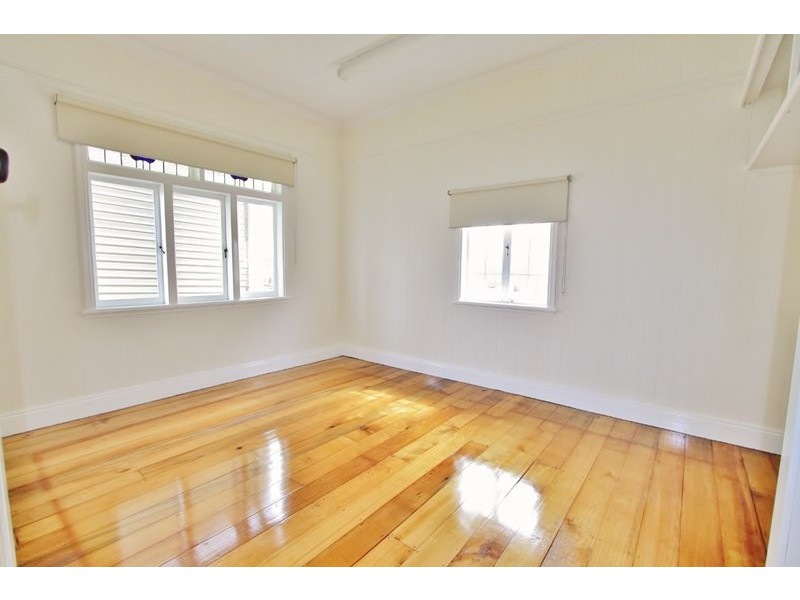 18 Chatsworth Road, Greenslopes QLD 4120