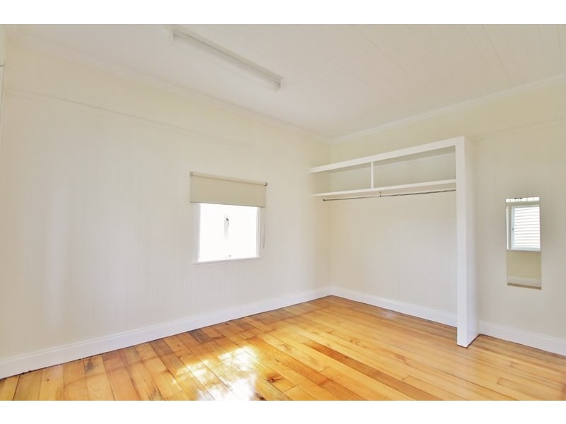 18 Chatsworth Road, Greenslopes QLD 4120